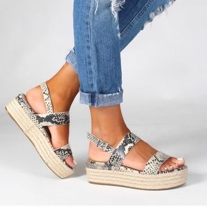 Womens Snakeskin Platform Sandles, Size 10